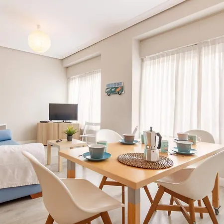 Vivienda Turistica De Prestancia Junto A La Ria De Nervion * Bilbao