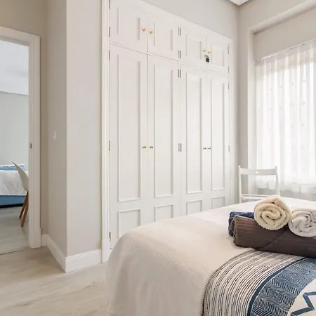 Vivienda Turistica De Prestancia Junto A La Ria De Nervion * Bilbau